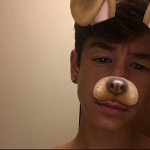 Meet your Posher, Nickolis